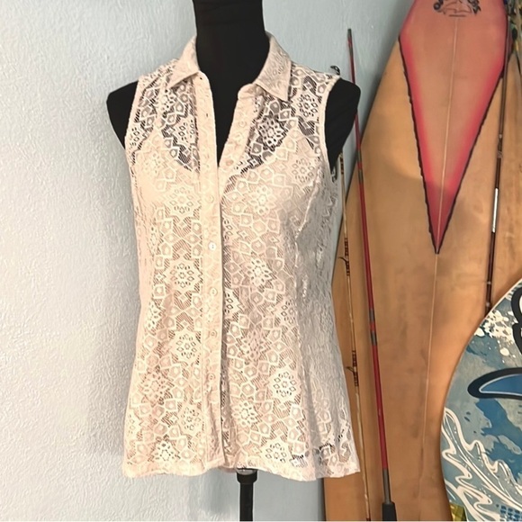 new directions Tops - ⭐️NWT,New Directions,Tru-Stone, Tatted-Lace Over Attached Cream Tank, Timeless,S